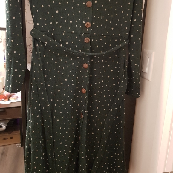 Dress - Picture 2 of 2